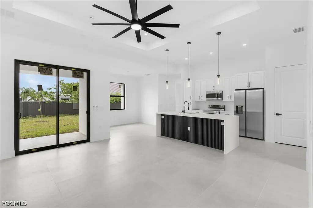 7 SW 19th Place Cape Coral FL 33991