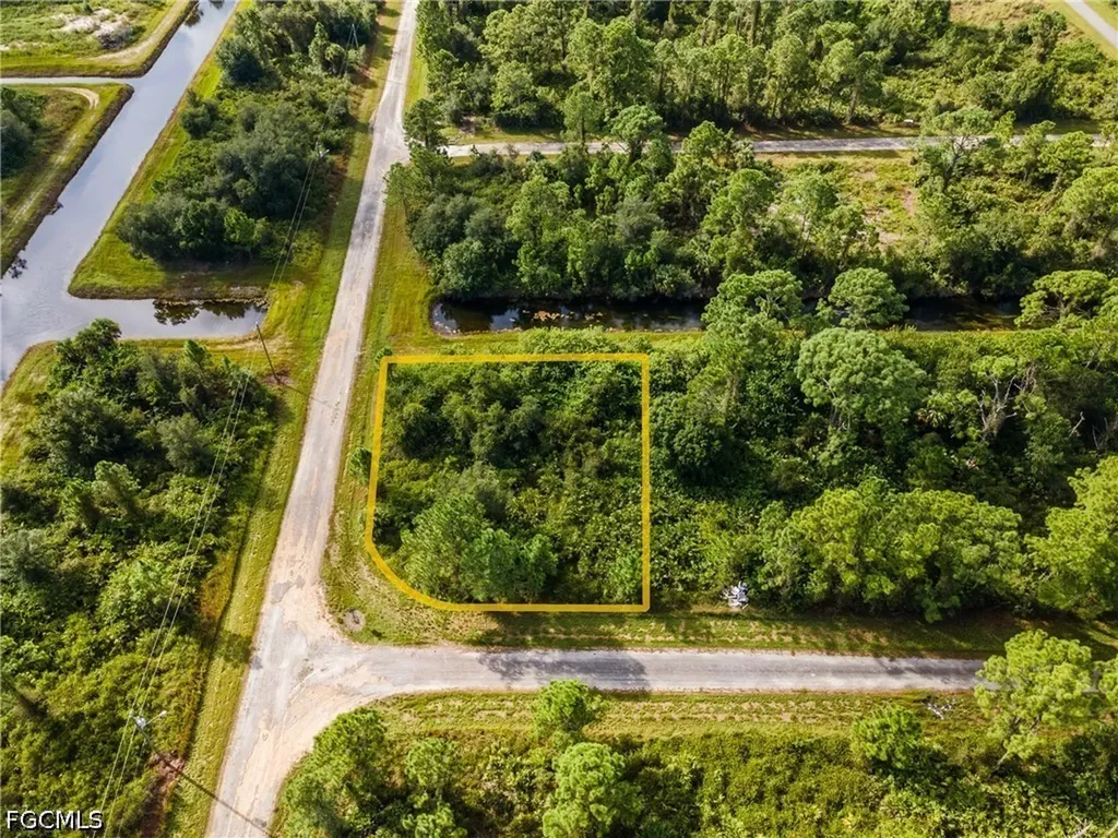 1068 Belmont Street E Lehigh Acres FL 33974