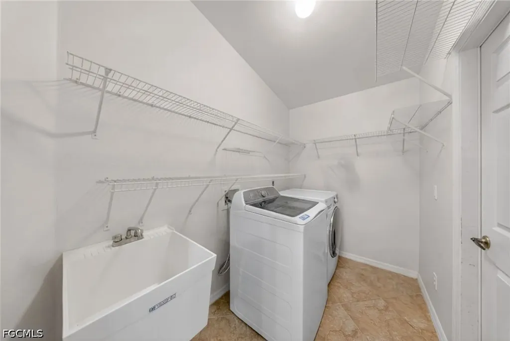 705 SW 9th Avenue Cape Coral FL 33991