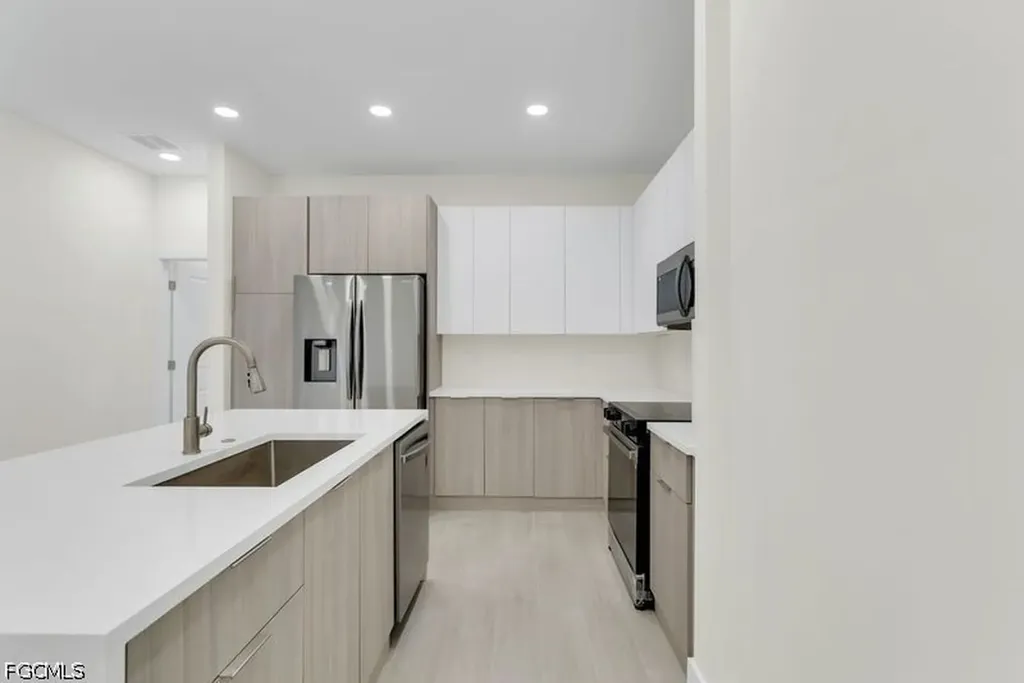 1827 Embers Parkway W Cape Coral FL 33993