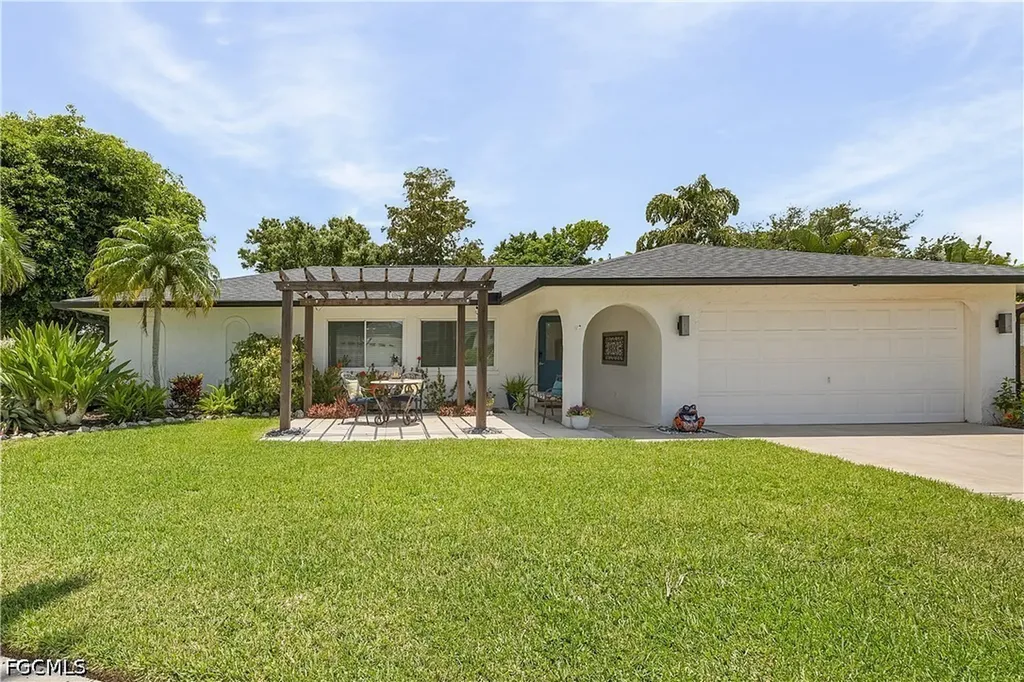Fort Myers FL, 6954 Pickadilly Court
