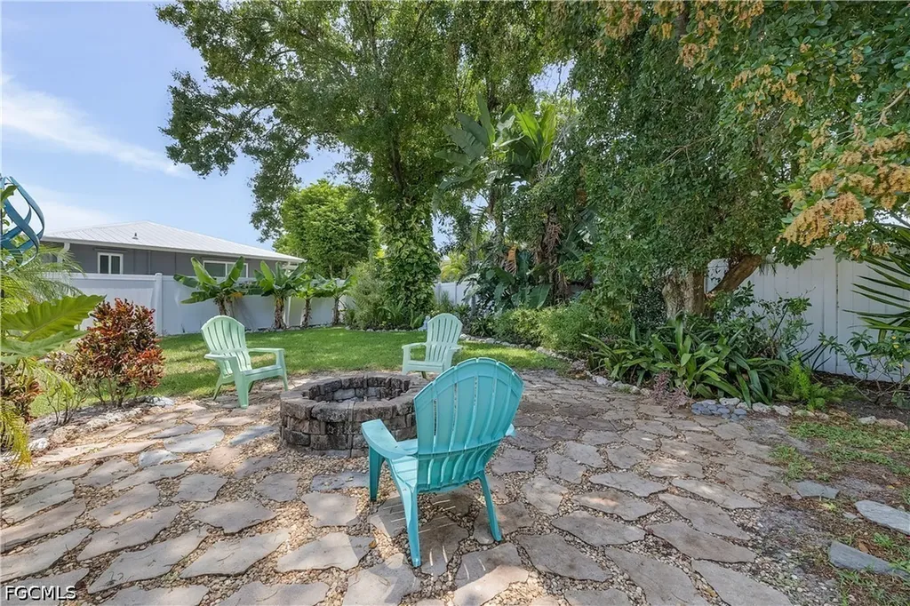 6954 Pickadilly Court Fort Myers FL 33919