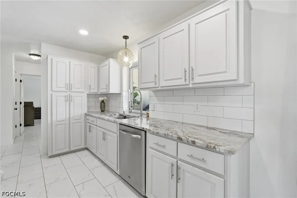 1446 SE 13th Street Cape Coral FL 33990