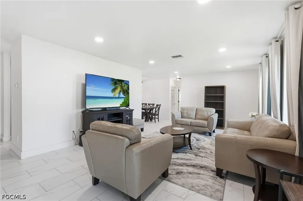 1446 SE 13th Street Cape Coral FL 33990
