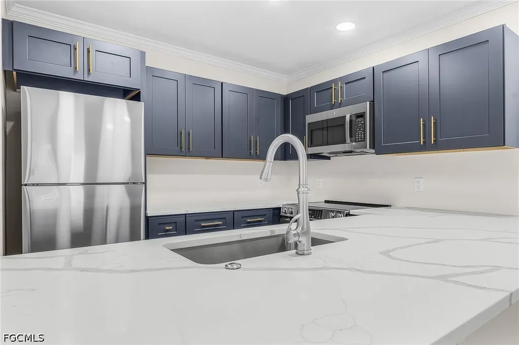 629 Nerita Street Sanibel FL 33957