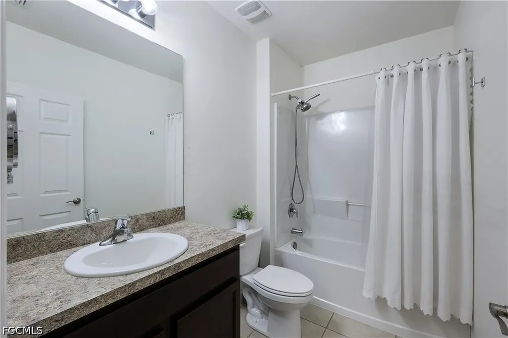 2816 Zaragoza Court Cape Coral FL 33909