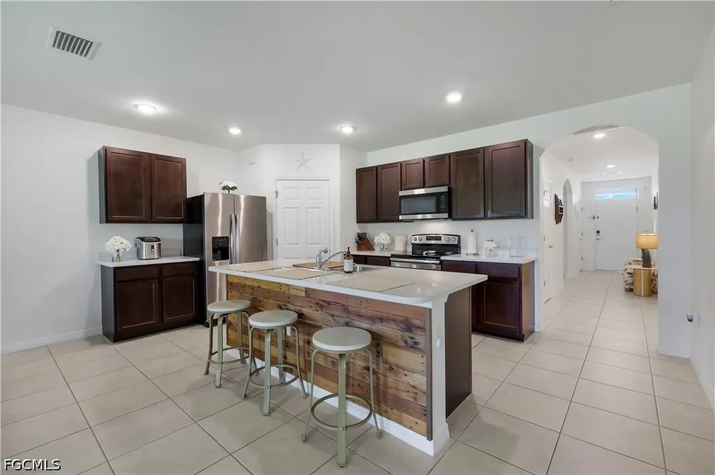 2816 Zaragoza Court Cape Coral FL 33909