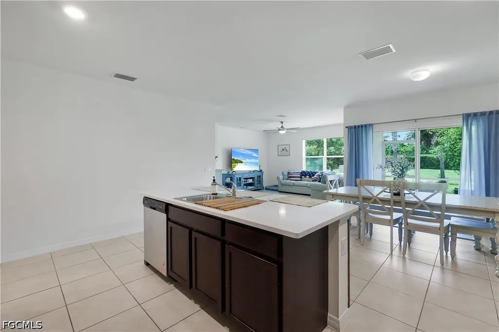 2816 Zaragoza Court Cape Coral FL 33909