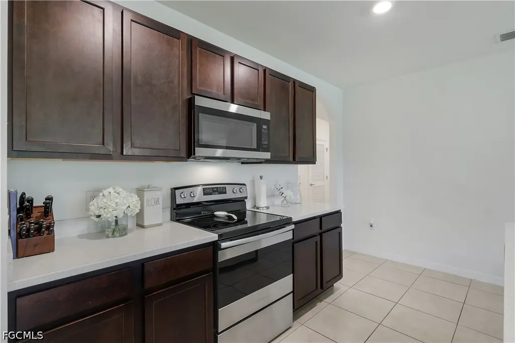 2816 Zaragoza Court Cape Coral FL 33909