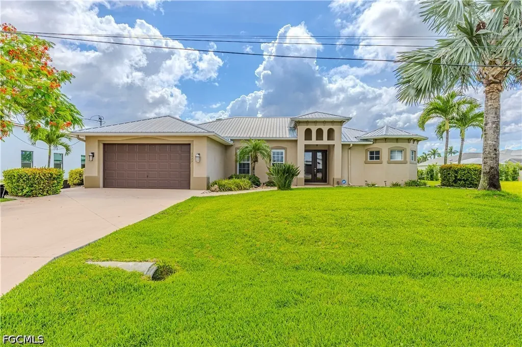 2529 SW 23rd Place Cape Coral FL 33914