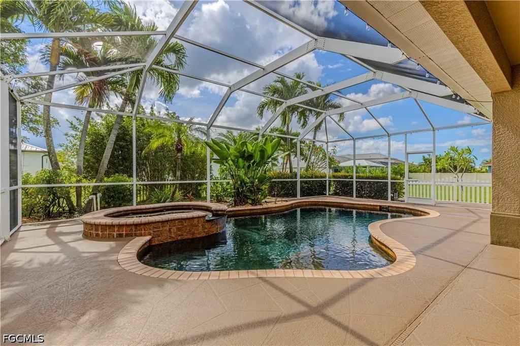 2529 SW 23rd Place Cape Coral FL 33914