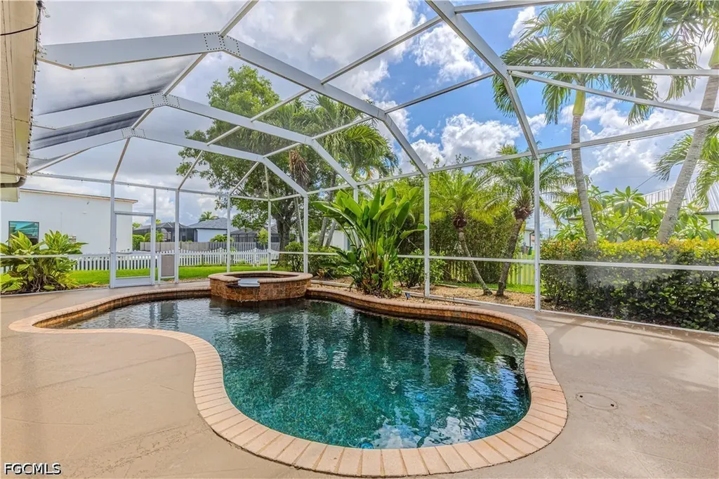 2529 SW 23rd Place Cape Coral FL 33914