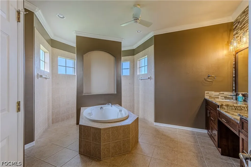 2529 SW 23rd Place Cape Coral FL 33914
