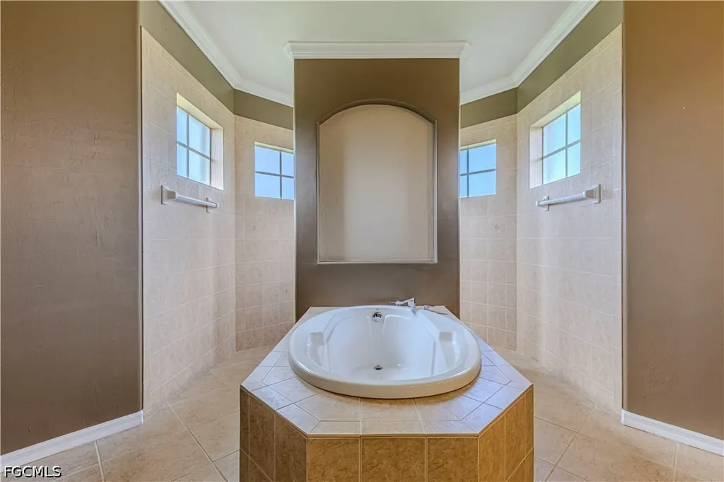 2529 SW 23rd Place Cape Coral FL 33914
