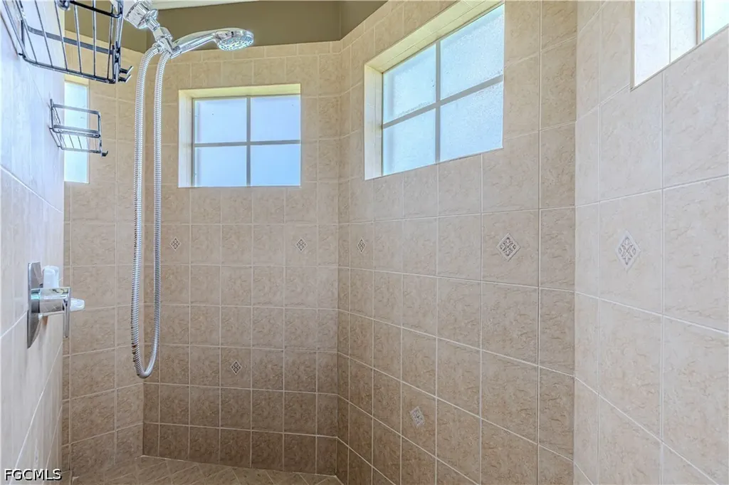 2529 SW 23rd Place Cape Coral FL 33914