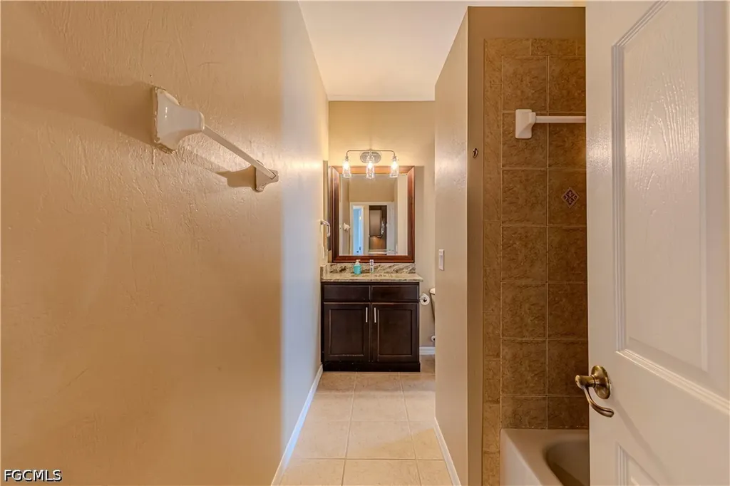 2529 SW 23rd Place Cape Coral FL 33914