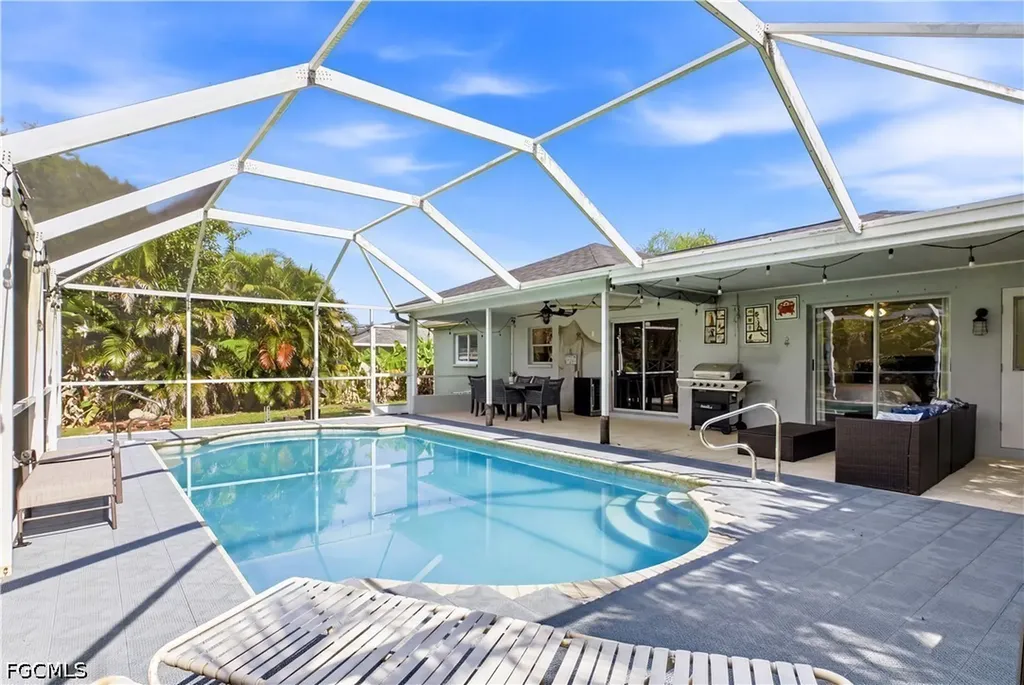 204 SE 18th Street Cape Coral FL 33990