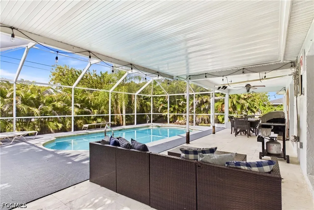 204 SE 18th Street Cape Coral FL 33990