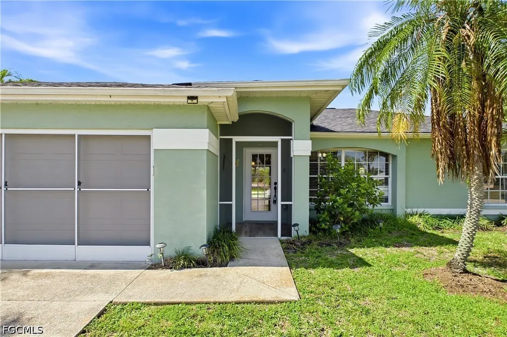 204 SE 18th Street Cape Coral FL 33990