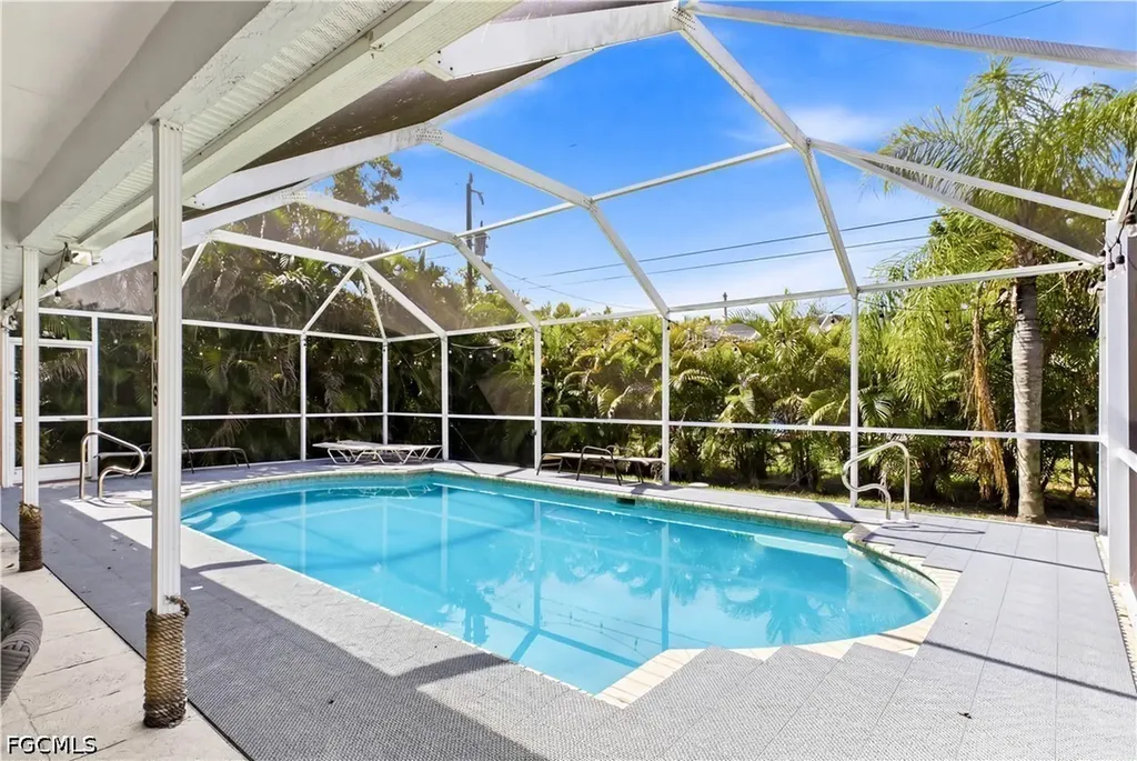 204 SE 18th Street Cape Coral FL 33990
