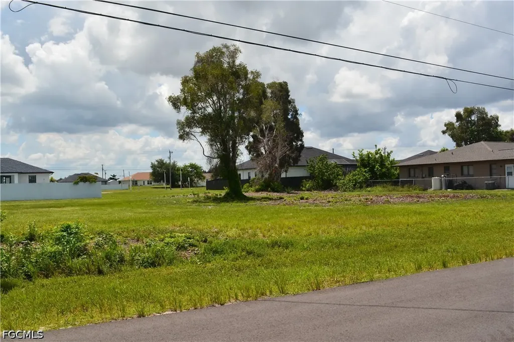 327 NW 16th Place Cape Coral FL 33993