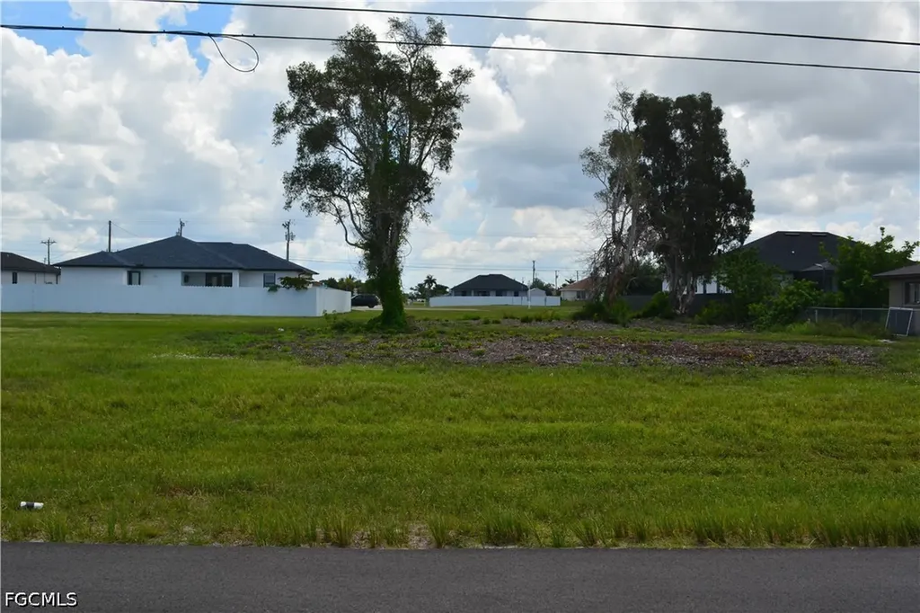 327 NW 16th Place Cape Coral FL 33993
