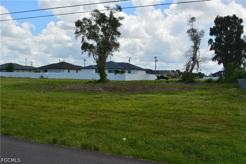 327 NW 16th Place Cape Coral FL 33993