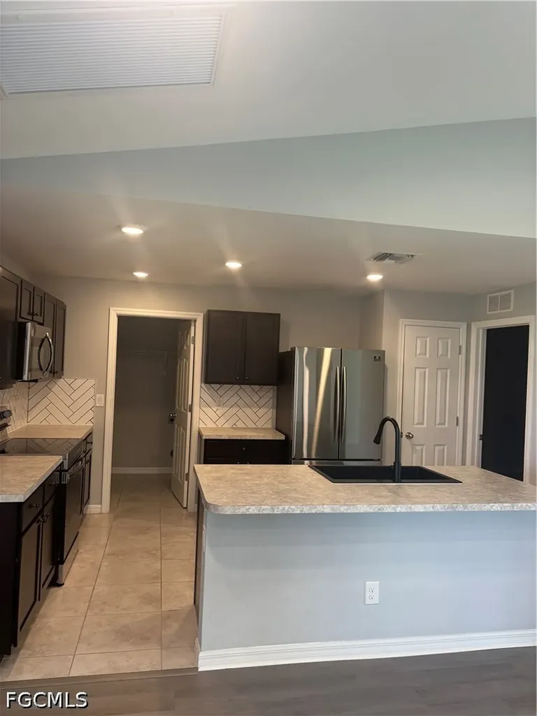 1143 NW 4th Place Cape Coral FL 33993