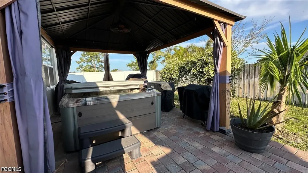 1708 NW 29th Terrace Cape Coral FL 33993