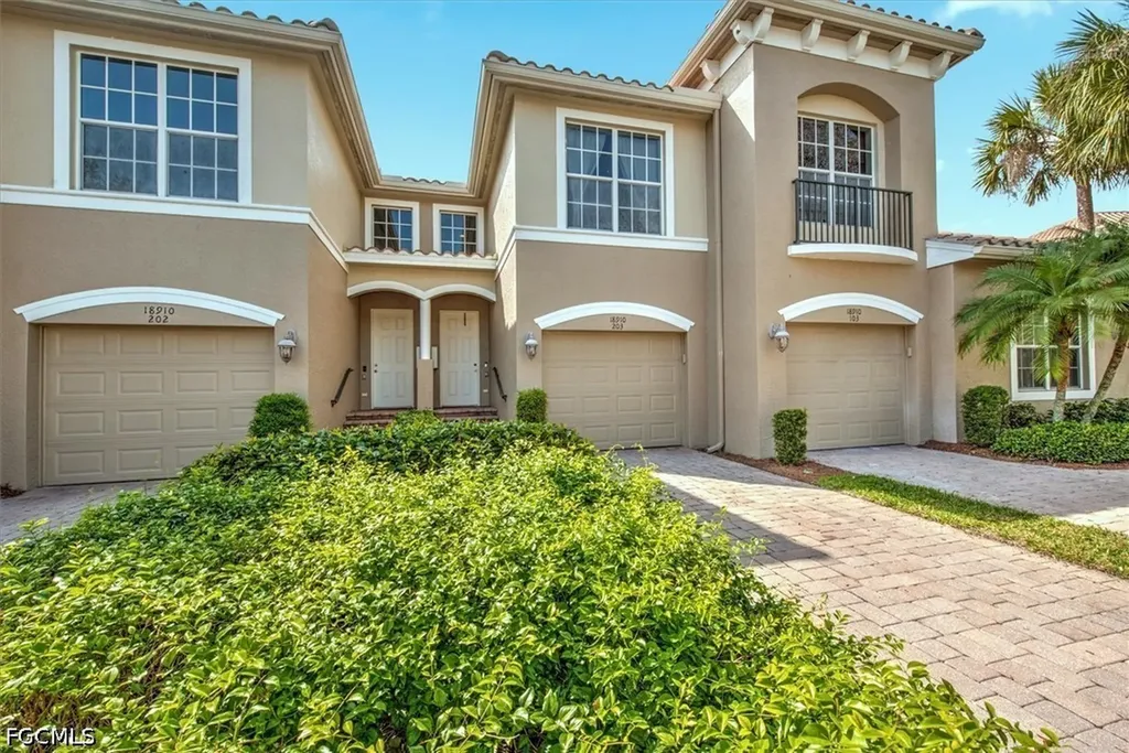 Fort Myers FL, 18910 Bay Woods Lake Drive, Unit 203