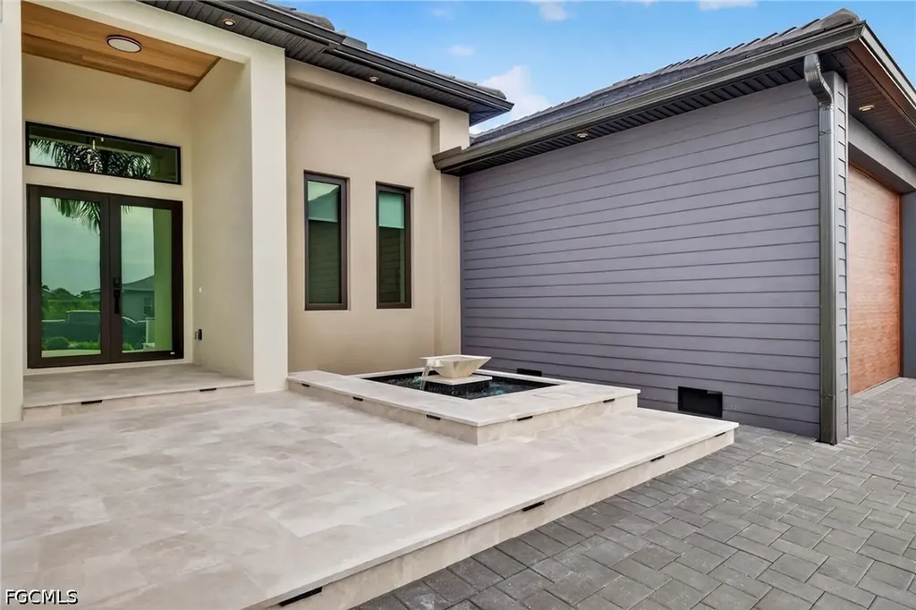 422 SW 31st Avenue Cape Coral FL 33991