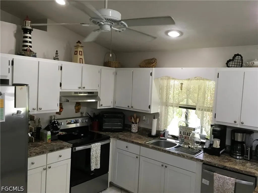 1202 SE 21st Lane Cape Coral FL 33990