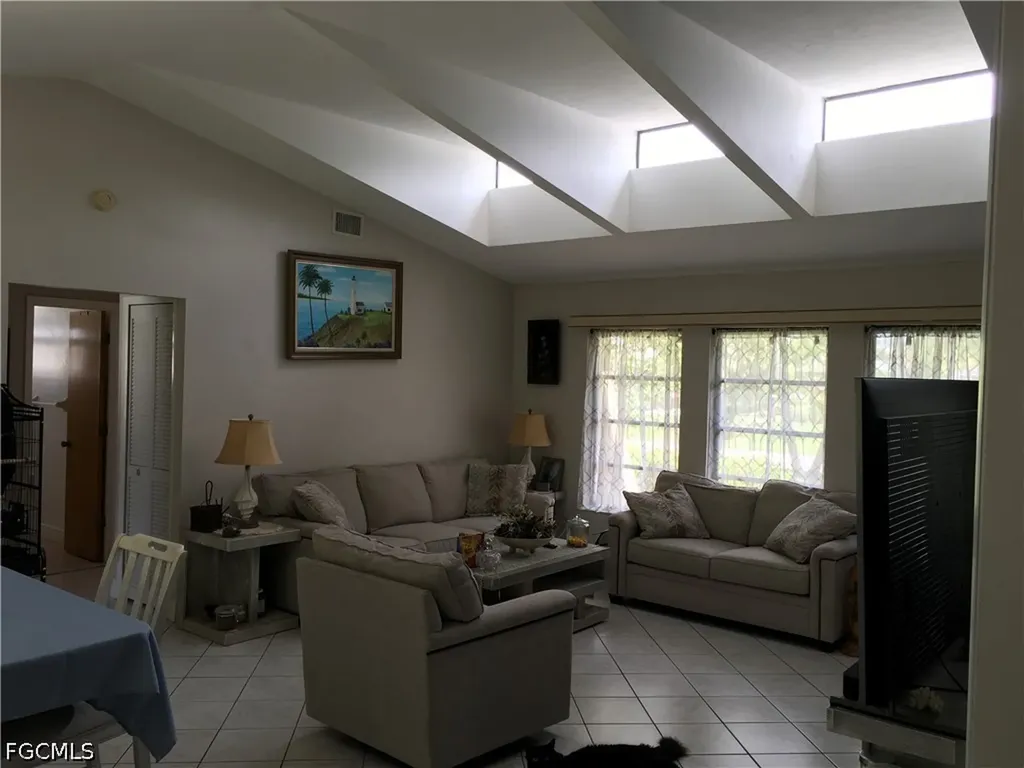 1202 SE 21st Lane Cape Coral FL 33990