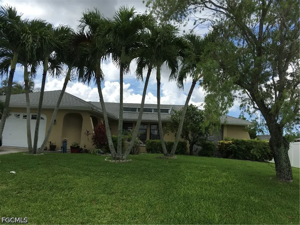 1202 SE 21st Lane Cape Coral FL 33990