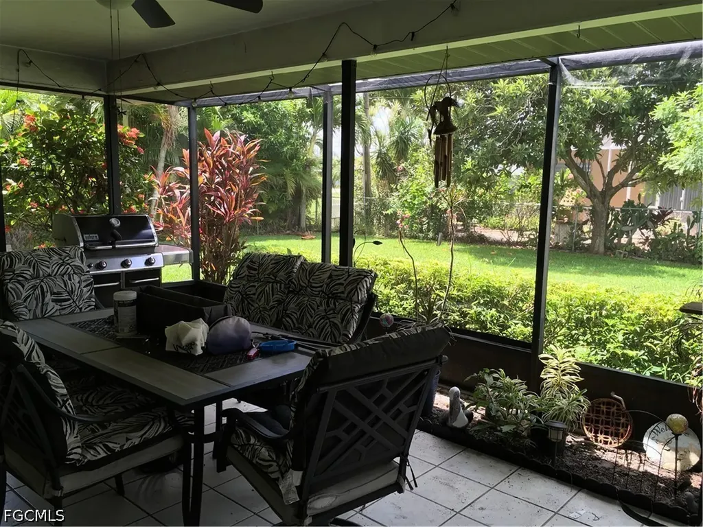 1202 SE 21st Lane Cape Coral FL 33990