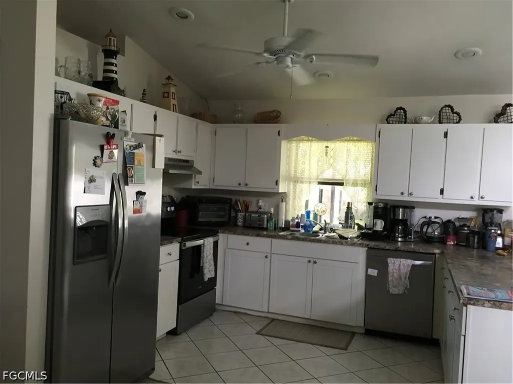1202 SE 21st Lane Cape Coral FL 33990