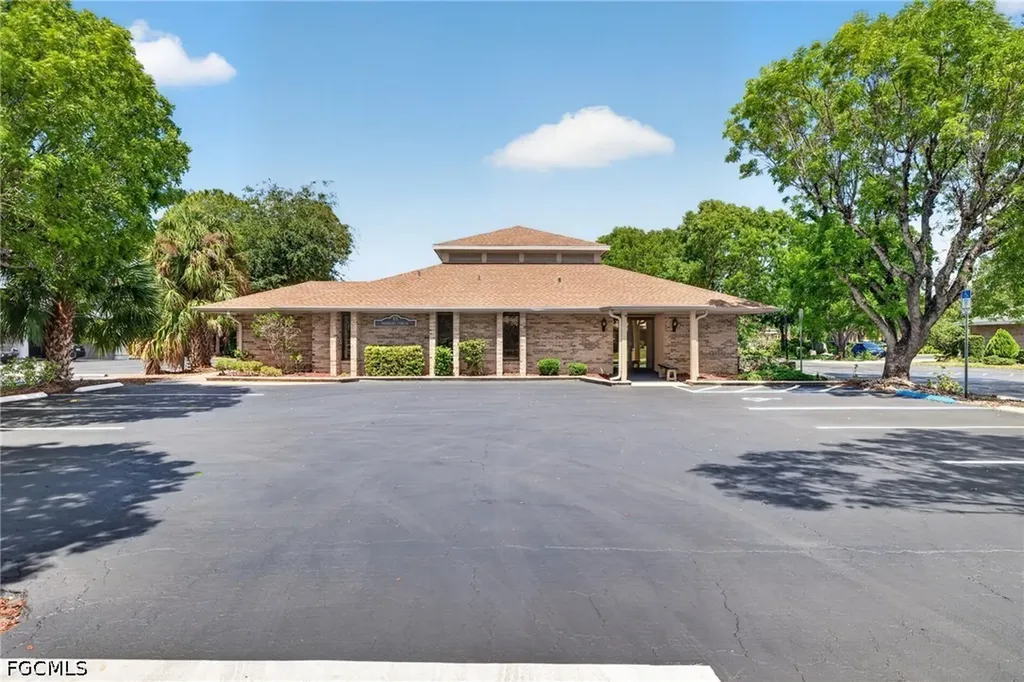 45 Barkley Circle Fort Myers FL 33907