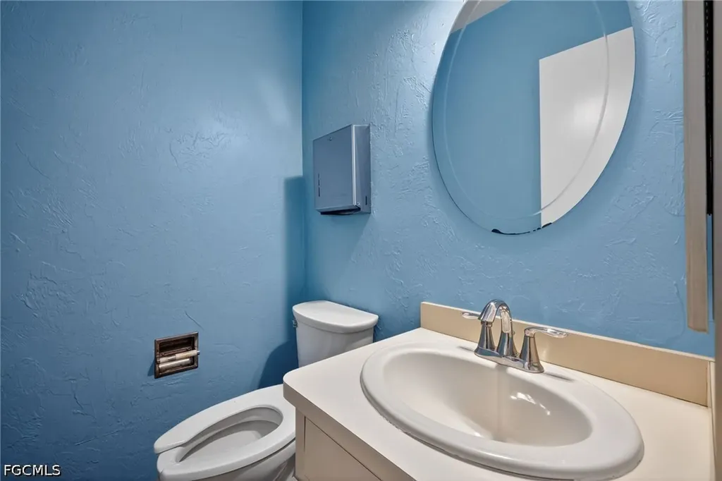 45 Barkley Circle Fort Myers FL 33907