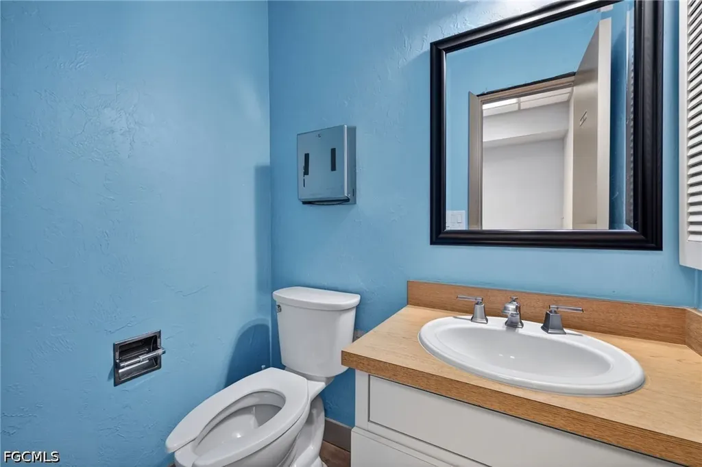 45 Barkley Circle Fort Myers FL 33907