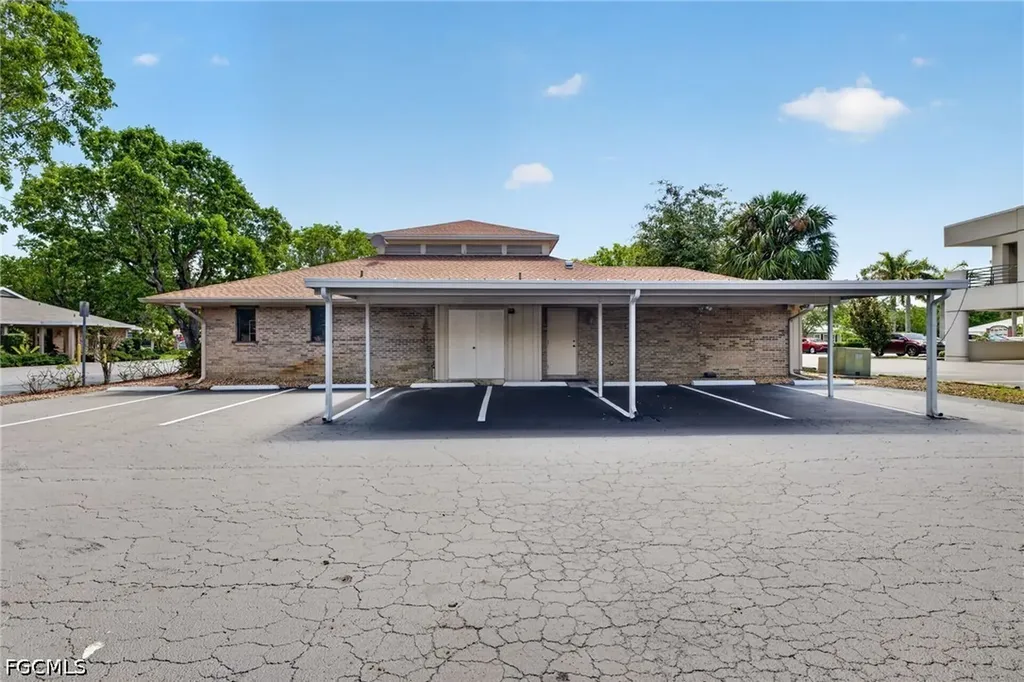 45 Barkley Circle Fort Myers FL 33907
