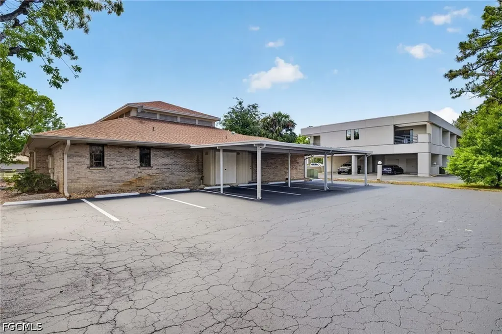 45 Barkley Circle Fort Myers FL 33907
