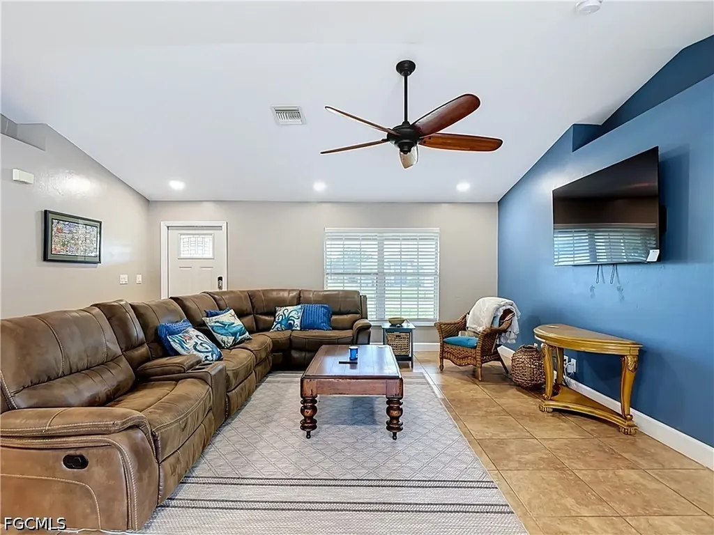 3612 SW 8th Court Cape Coral FL 33914