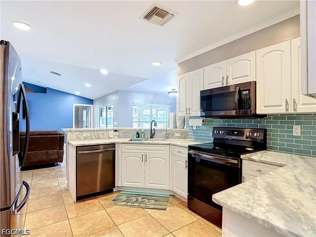 3612 SW 8th Court Cape Coral FL 33914