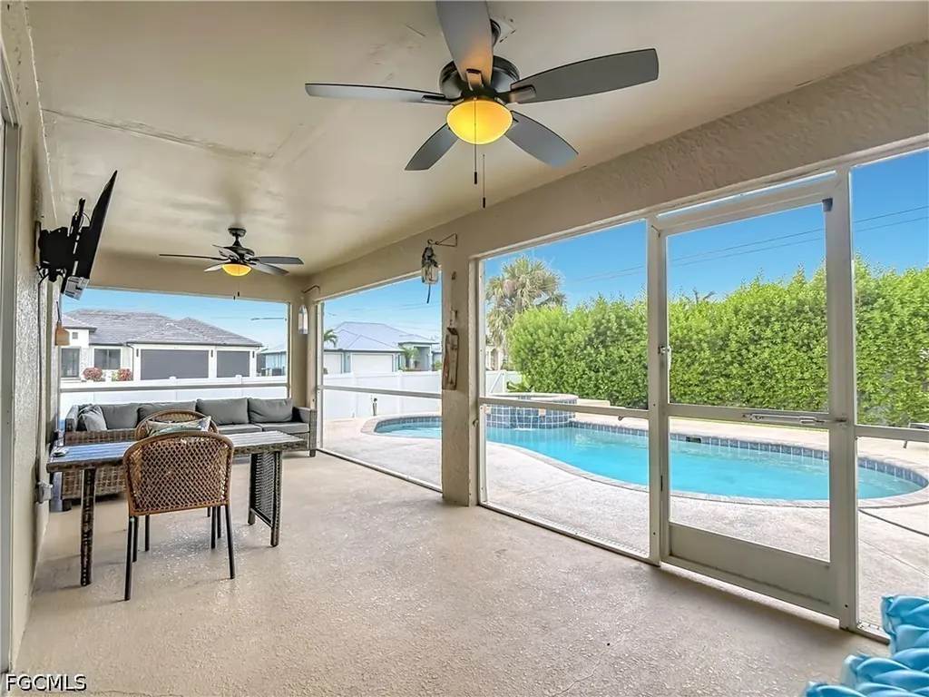3612 SW 8th Court Cape Coral FL 33914