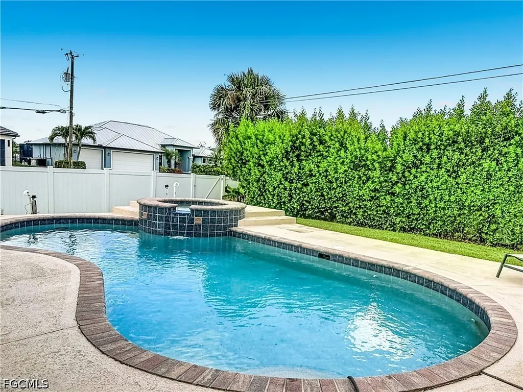 3612 SW 8th Court Cape Coral FL 33914