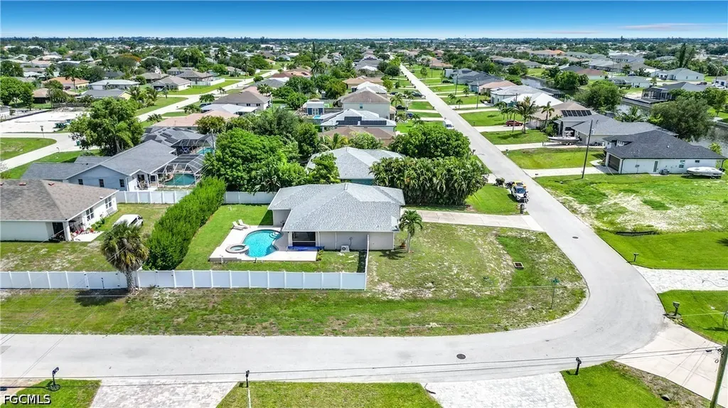 3612 SW 8th Court Cape Coral FL 33914