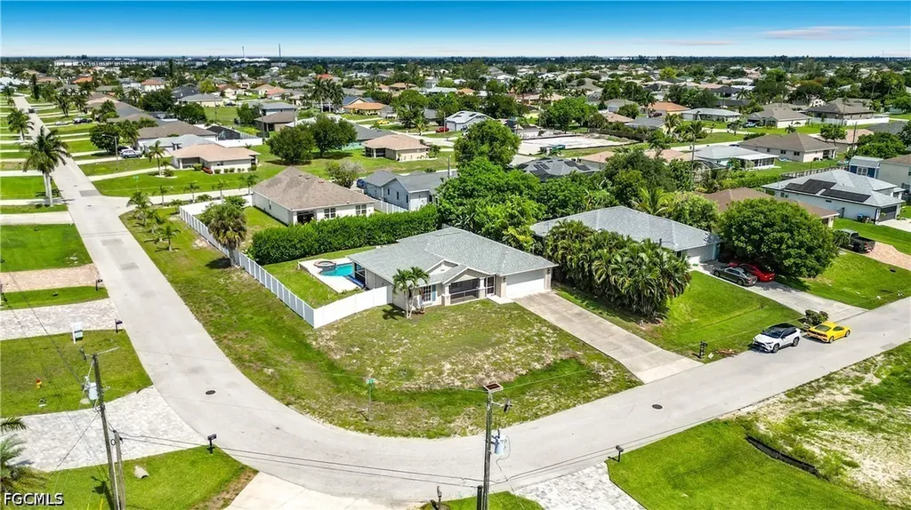 3612 SW 8th Court Cape Coral FL 33914