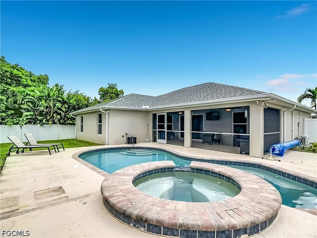 3612 SW 8th Court Cape Coral FL 33914