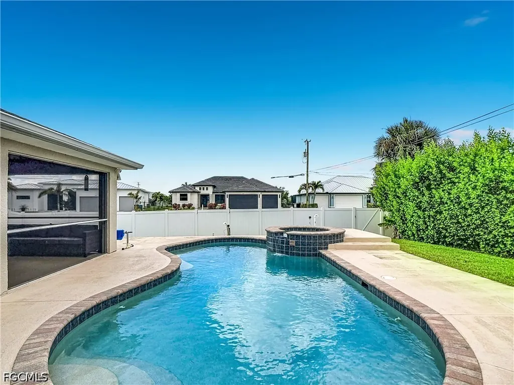 3612 SW 8th Court Cape Coral FL 33914