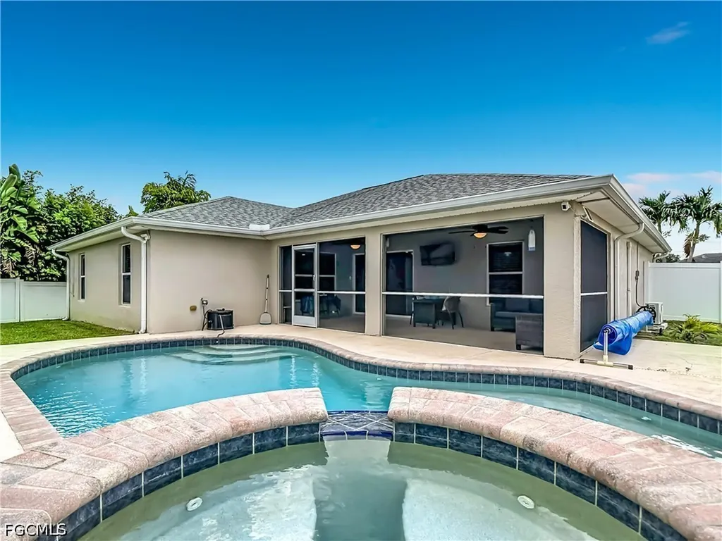 3612 SW 8th Court Cape Coral FL 33914